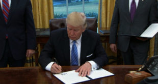 Trump firma decreto para apartar a EE.UU. del Acuerdo Transpacífico