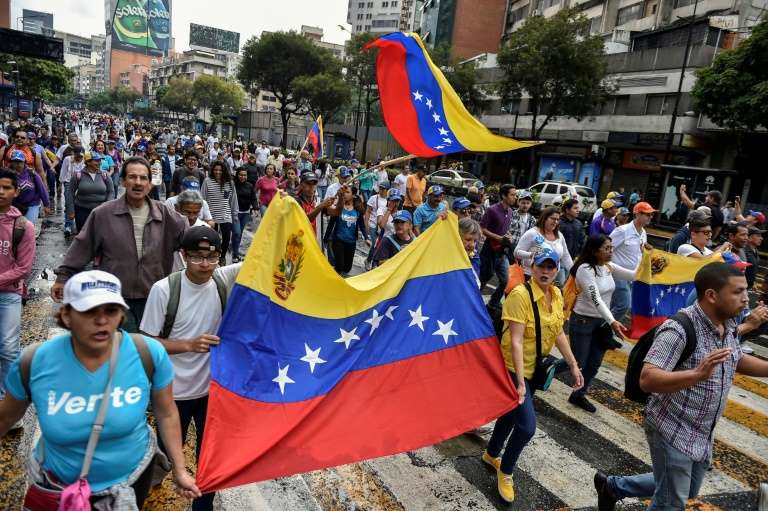 cuatro-muertos-en-disturbios-previos-a-marchas-en-venezuela
