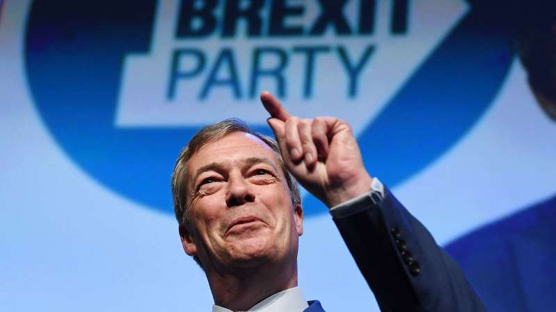 farage-lidera-todas-las-encuestas-para-las-europeas-quien-financia-el-brexit-party