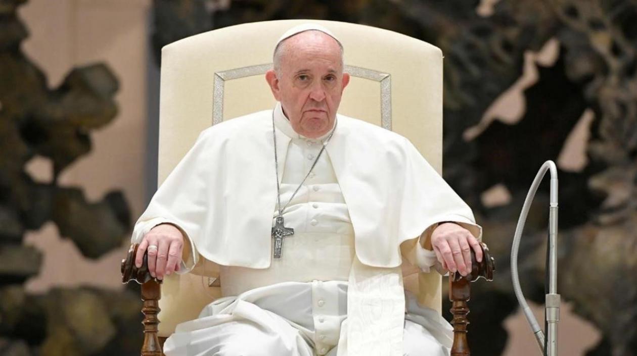 Amenazaron al Papa Francisco: le enviaron una carta con tres balasv