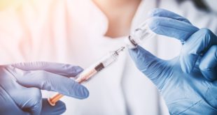 La FDA da aprobación total a la vacuna Pfizer/BioNTech contra el covid-19, lo que abre la puerta a más órdenes de vacunación