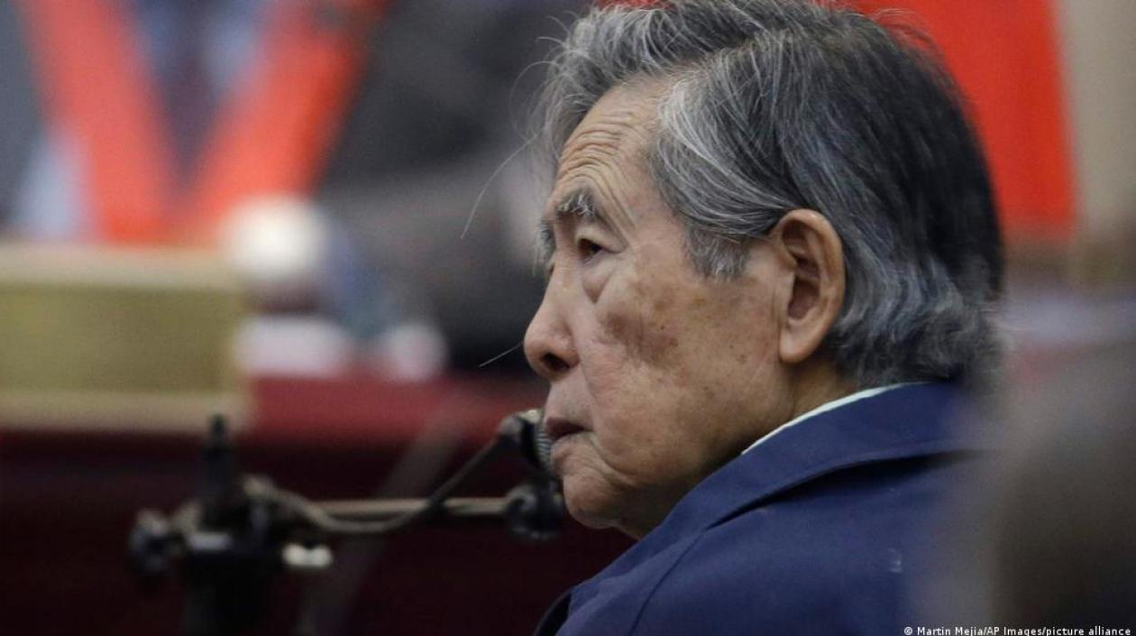 El expresidente Fujimori es internado en una clínica: su exesposa sigue grave
