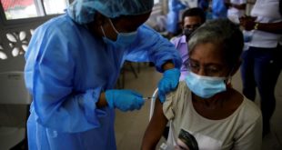 OMS pide acelerar la vacunación ante el alto riesgo que presenta ómicron