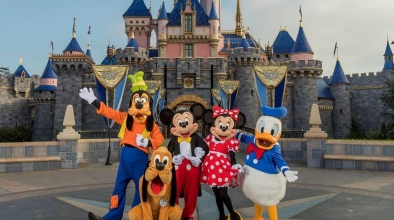 Disney suspende venta de pases anuales en sus parques para controlar flujo de visitantes
